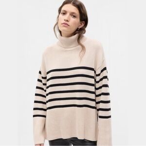 GAP Women's Cream and Black Striped Turtleneck Sweater